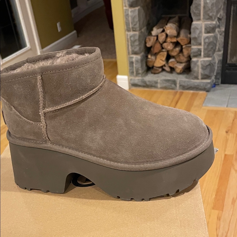 UGG Women's Classic Mini New Heights Platform HCK Boots - Picture 5 of 13